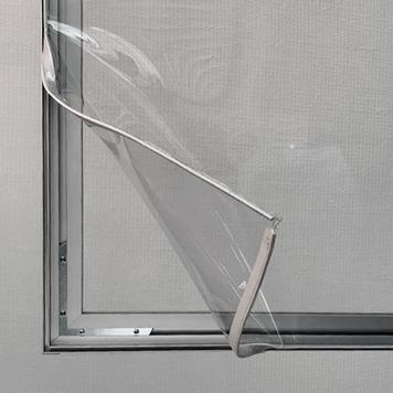 Parede divisória – Stretchframe em alumínio com banner transparente