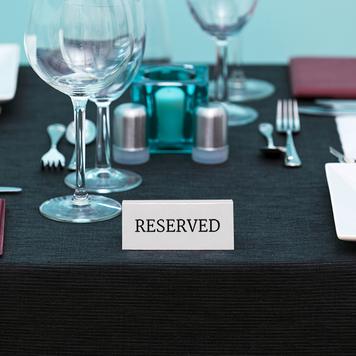 Placa “Reservado” para mesa